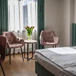 Hotel H12****