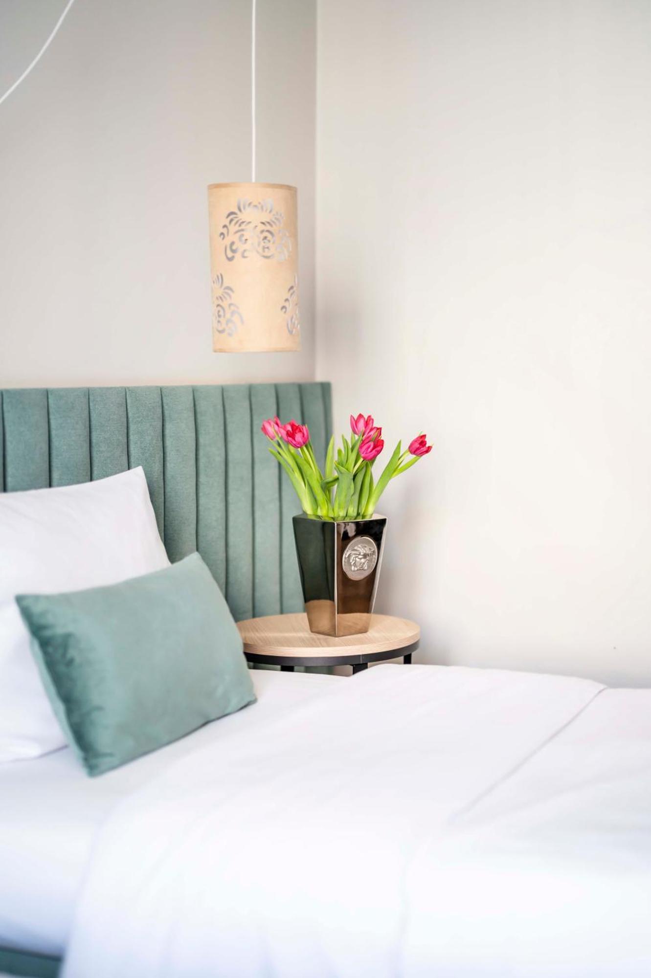 Hotel H12****